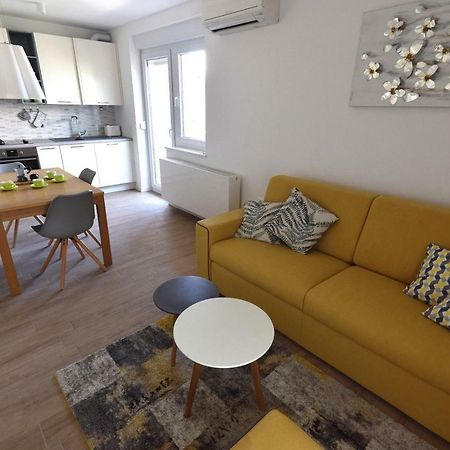 Apartment Vostan พูลา ภายนอก รูปภาพ