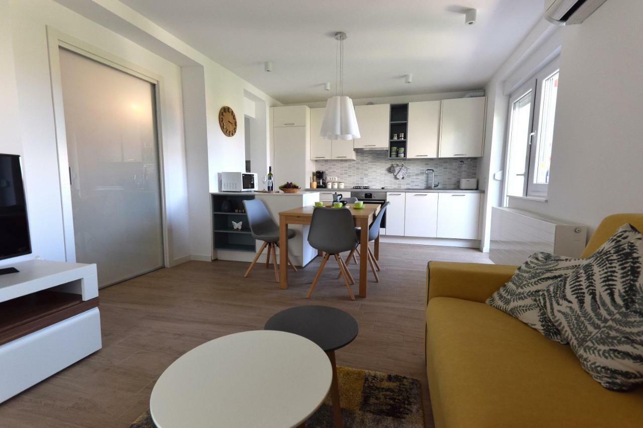 Apartment Vostan พูลา ภายนอก รูปภาพ